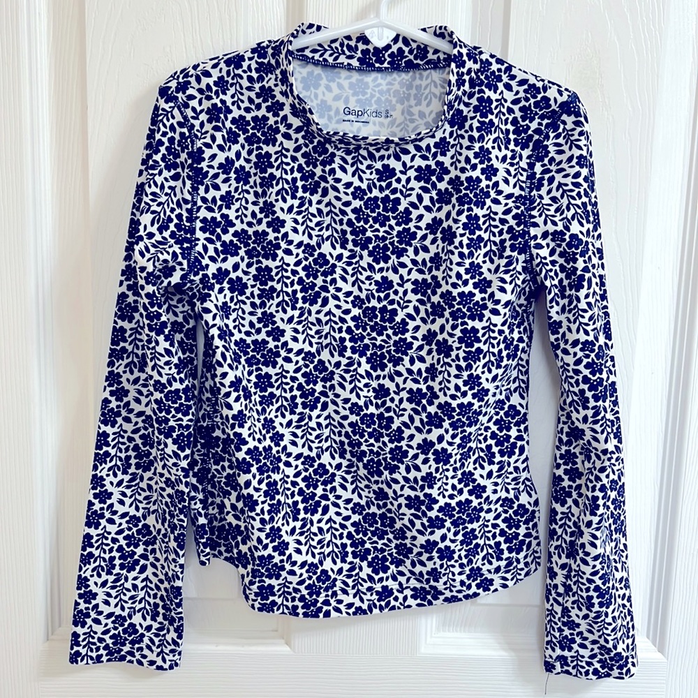 GapKids 6-7yo rash guard worn once
